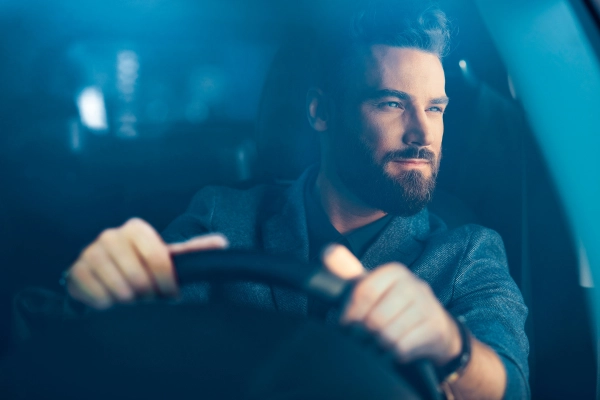 Client Mondial Pare-Brise étant content suite à l'opération TechCare effectué chez Mondial Pare-Brise